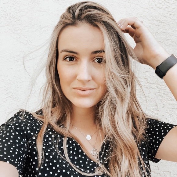 Meet Your Posher, Samantha! - Picture 3 of 7